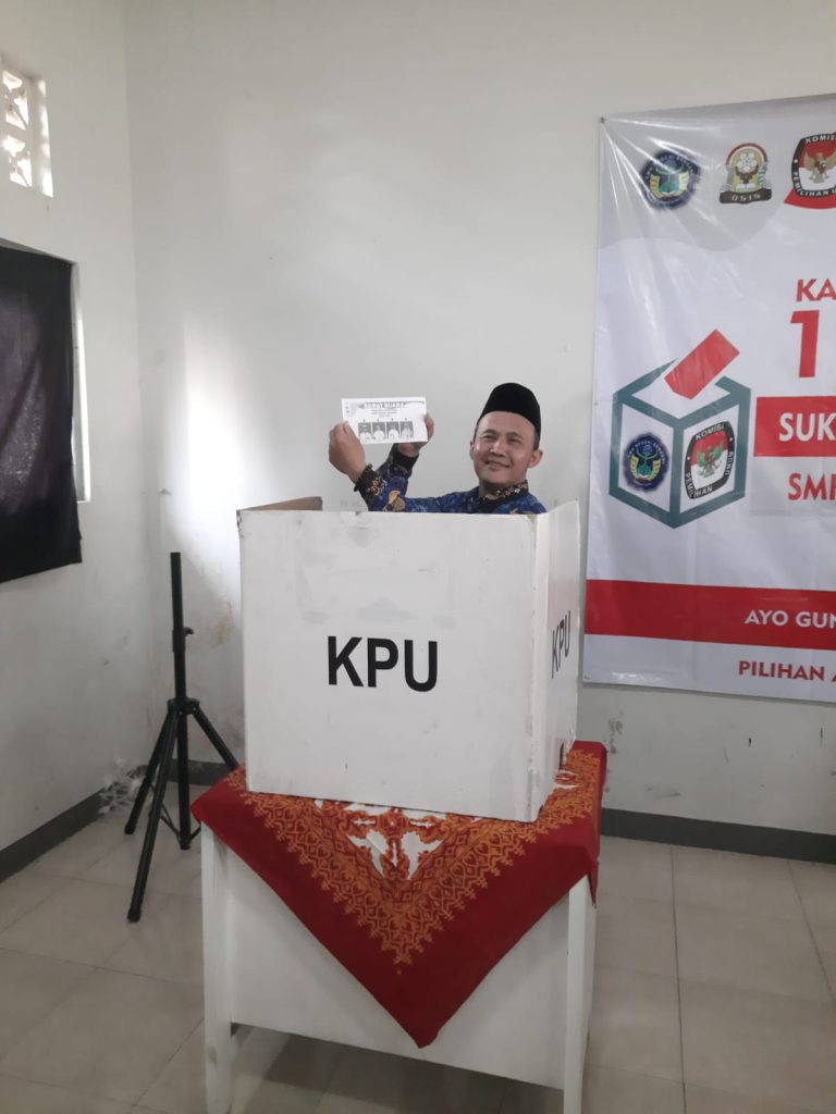 SMK NEGERI BANSARI MELAKSANAKAN PEMILIHAN KETUA OSIS BERSAMA KPU KABUPATEN TEMANGGUNG